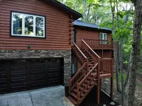 Cub Cabin on Massanutten Resort- Fully Renovated Log Cabin- Hot Tub & Fire Pit