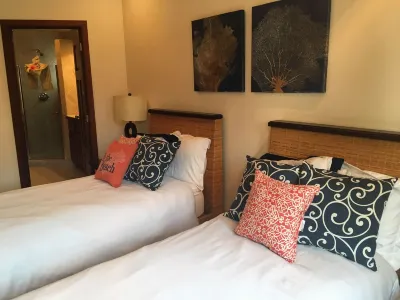5 Star Beach Front Luxury Resort Grand Caribe - Free Bikes, Kayaks & Paddleboard