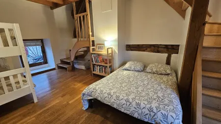 Ancien Moulin au Bord D'une Rivière aux Portes du Morvan