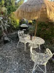 Newer Nifty Fifties large 2 bedroom with hot tub and putting green! Hotels near Alex Fraser Brg