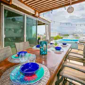 Huge Luxury Penthouse in the Heart of Playa - Oasis Chloe Dining/Meeting Rooms