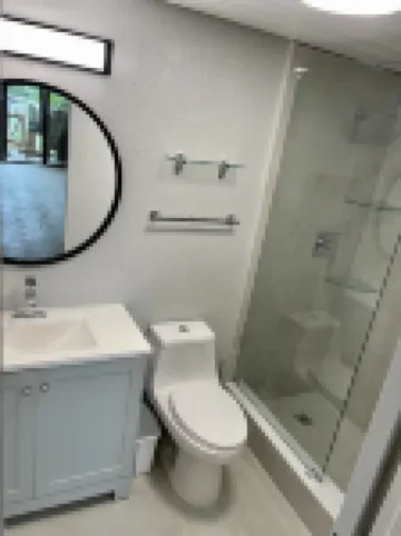 Amazing Waterfront Escape: Balcony, Renovated, Paradise At A Great Price!