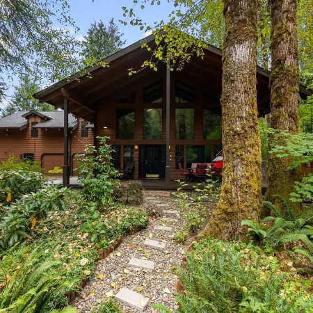 Huge Mountain Chalet - Gourmet Chefs Kitchen - Pool - One Block From Sandy River