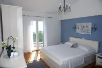 Villa with heated pool, sea view - a few minutes from the beach