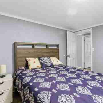 4 bedroom home near Downtown GR Rooms