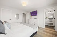 Spring rates!Hot tub! Views!! Lux Home!Near AVL!