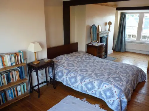 Grade II listed terraced house in Bath, Somerset