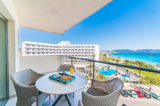 Fantastic 5-storey building with gigantic sea views, 2 bedrooms