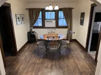 Nice Cozy 2 Bedroom 1bath house Close to DT Winslow Hotels in Winslow