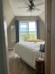 Doug Fraser Artist Loft Suite Отели в г. 