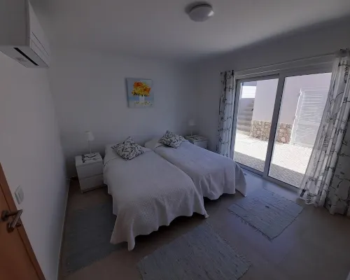 New villa with pool in Salema  Ideal location  lovely sea and countryside views. Hotels in Salema