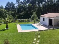 Typical house with swimming pool Hotels in Valença