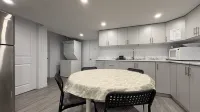 Spacious stay, 15 min to Niagara Falls & US border (Basement Apartment)