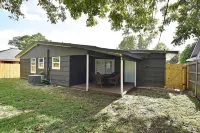 This charming 3 bedroom,1.5 bathroom home is the perfect place to relax! Hotels near iBurn