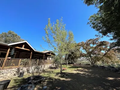 Valley retreat Hotels near The Church of Jesus Christ of Latter-day Saints