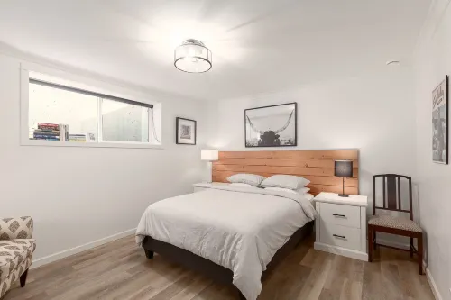 Private apartment in the quiet community of North Vancouver Lynn Valley