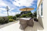 Your personal ocean-front oasis Hotels in Haumoana