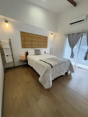Casa Jabalí. Beach, sunset, surf, food. Come and enjoy the Pura Vida vibe.