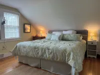 Country Farmhouse, Old Vineyard, Central AC, 2 King Beds.