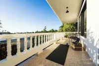 Purple Palace -Fully Renovated w/ Pool & Ocean View