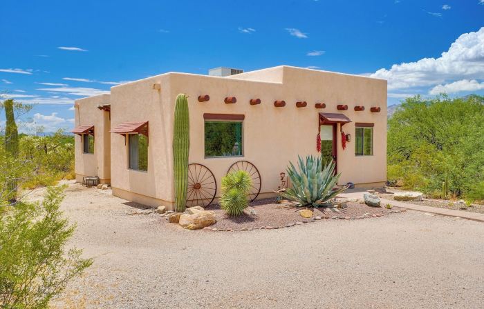 Chic Tucson Casita w/ Deck & Panoramic Views!