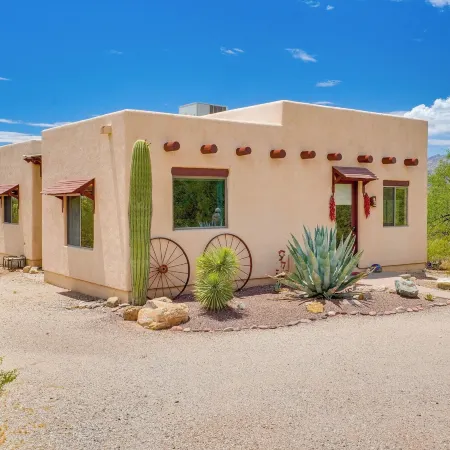 Chic Tucson Casita w/ Deck & Panoramic Views! Hotels in Tanque Verde