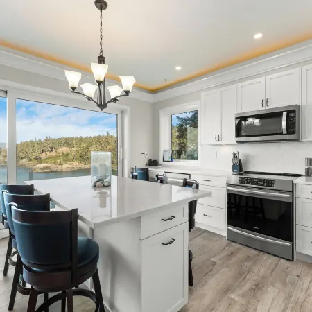 SookePoint Ocean Cottage Resort
