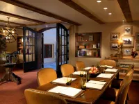 โรงแรมเชอวัล โรงแรมในพาโซโรเบิล