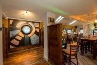 Wee Waif by Greene King Inns - bar