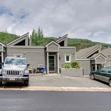 Chillside Chalet Modern West Vail Townhouse!
