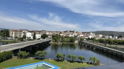 Grande Hotel Dom Dinis โรงแรมใน