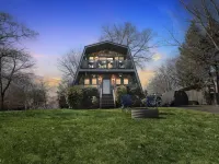 Beautiful Lakeview Chateau With Stunning Views 3 Bedroom Home Hotels in Grainger County