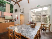 Greyhound Barn Hotels in Coln Saint Aldwyn