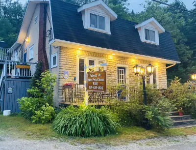 Auberge de Mon Petit Chum B&B Hotels near River Walk Wakefield
