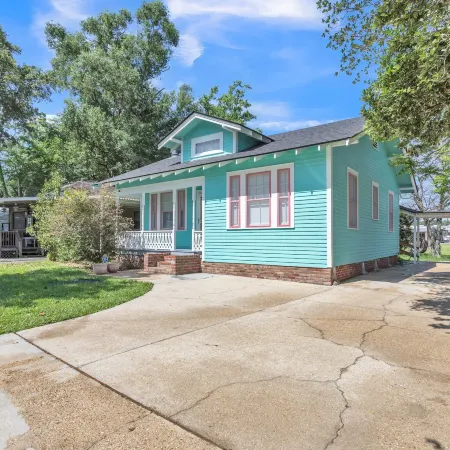 Retro Revival With Modern Luxury 3 Bedroom Home