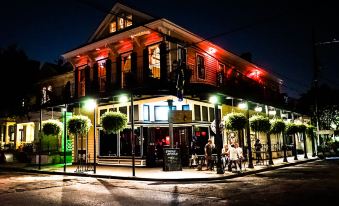 Royal Street Inn & Bar