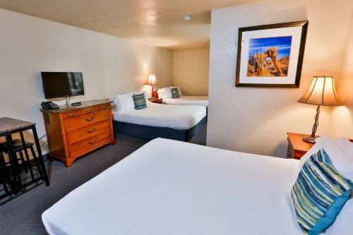 The Chalet - Motels
