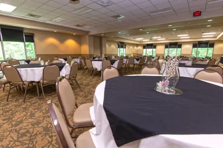 Carter Caves State Resort Park Отели в г. Грейсон