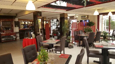 Hôtel Eclipse Отели рядом со станцией Houdan