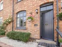 Ross Cottage Hotels in Evesham