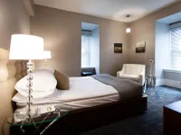 Le Pleasant Hôtel & Café Hotels in Sutton