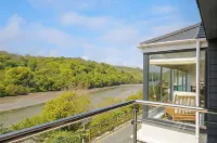 Anjoma Hotels in Looe
