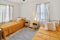 Urban Farmhouse with A Modernism Twist! 4 Bedroom Home by RedAwning - 3-Star