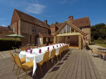 Howfield Manor Hotel Отели в г. Chilham