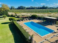 Hôtel le Mas des Ponts d'Arles Hotels in Fourques