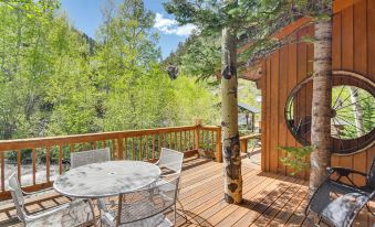 Cabin on Clear Creek A Hobbits Retreat!