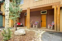 Lovely Townhome A Half-Mile from Keystone Gondola W-Shared Hot-Tub Excellent Views, - 2-Star