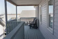 Penthouse- Rehoboth Beach -3 Bedroom with Private Deck