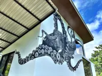 Kraken Cabin-escape in the jungle, abundance of wildlife,  walk to Golfito Bay. Hotels in Puerto Jimenez