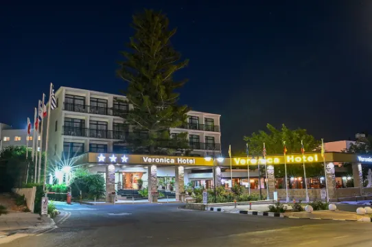 Veronica Hotel